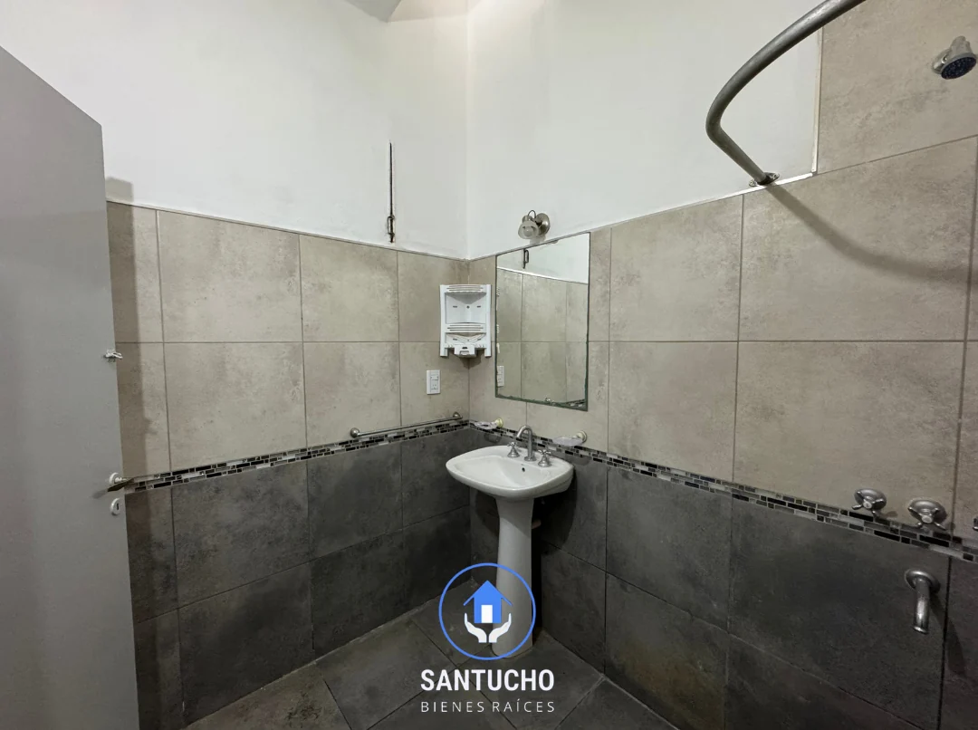 Casa en Alquiler | Casa Delantera – Colonia Caroya