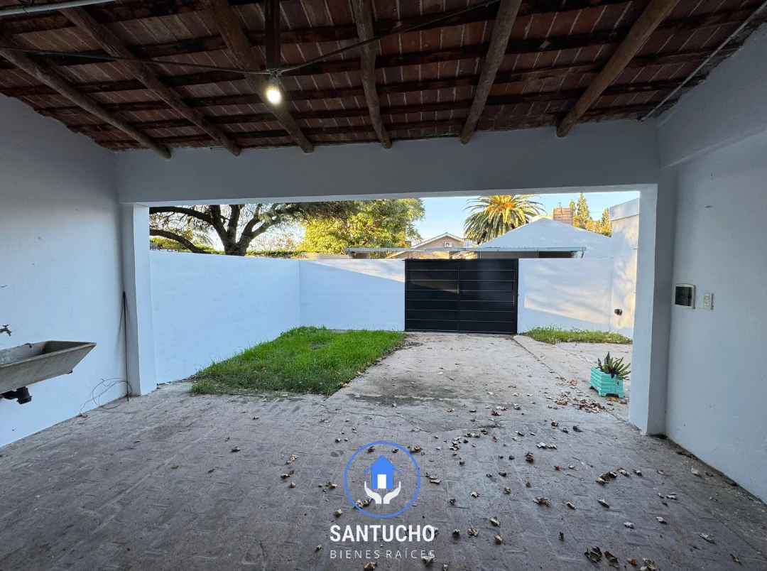 Casa en Alquiler | Casa Delantera – Colonia Caroya