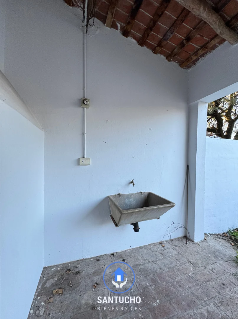 Casa en Alquiler | Casa Delantera – Colonia Caroya