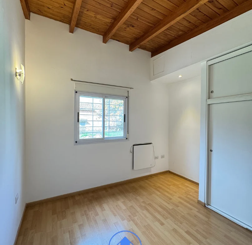 808